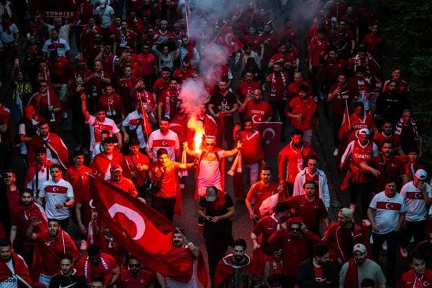 EURO 2024, Nationalteam Türkei, Fanmarsch zum Stadion in Dortmund Turkiye v Georgia: Group F - UEFA EURO, EM, Europameisterschaft,Fussball 2024 Fans of Turkey are marching to the arena prior to the match UEFA EURO 2024 group stage match between Turkiye and Georgia at Football Stadium Dortmund on June 18, 2024 in Dortmund, Germany. Dortmund Germany  Copyright: xHeshamxElsherifx originalFilename:elsherif-notitle240618_npSMk.jpg