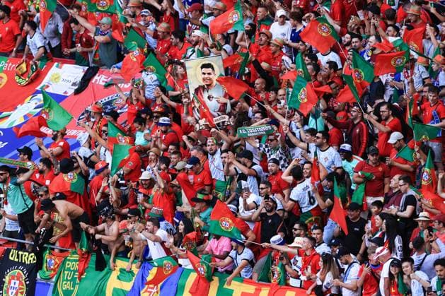 Fußball UEFA EURO 2024 Gruppe F Portugal gegen Tschechische Republik 18. Juni 2024 UEFA EURO 2024 Gruppe F Portugal gegen Tschechische Republik Portugal-Fans Foto Simon Stacpoole Abseits Leipzig Deutschland  Copyright: xSimonxStacpoolexOffside