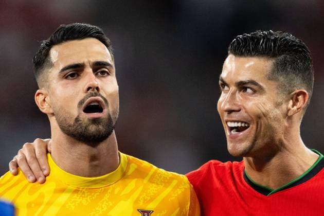 240618 Diogo Costa and Cristiano Ronaldo of Portugal ahead of the UEFA Euro 2024 Football Championship match between Portugal and Czech Republic on June 18, 2024 in Leipzig Photo Mathias Bergeld BILDBYRAN code MB MB0938 fotboll football soccer fotballs em europamästerskap em uefa euro uefa european football championship euro 2024 portugal czech republic bbeng  Copyright: MATHIASxBERGELD BB240618MB044