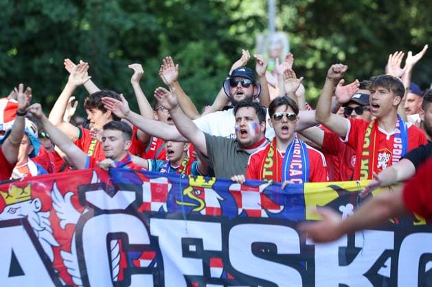 Leipzig Thousands of Czechs walk through Leipzig Fan march from the city center to the stadium 18 06 2024 from Leipzig city area Before the first European Championship match in Leipzig between Portugal and the Czech Republic, several thousand Czechs formed a fan march between Leipzigs Richard Wagner Square and the stadium During the march, they set off pyrotechnics, but the march remained peaceful, according to a police spokesman Most of the fans are now in the stadium The match starts at 9 pm The police are on duty with more than 2,000 forces from Saxony, other federal states as well as from the Czech Republic and Portugal Leipzig Saxony Germany Copyright: xEHLxMediax 240618_em-fanmarsch-tschechien-leipzig_11