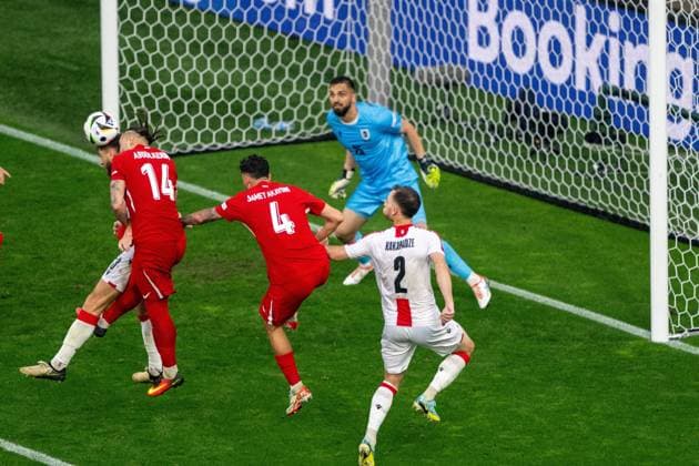 GER, EURO 2024, Group F, Turkey Tur vs Georgia GEO 18 06 2024, BVB Stadium Dortmund, Dortmund, GER, EURO 2024, Group F, Turkey Tur vs Georgia GEO In the picture Abduelkerim Bardakci Turkey TUR, 14 Lasha Dvali Georgia GEO, 03 header header duel dynamics, action, action, game scene nordphotoxGmbHxx xDenkinger nph00015