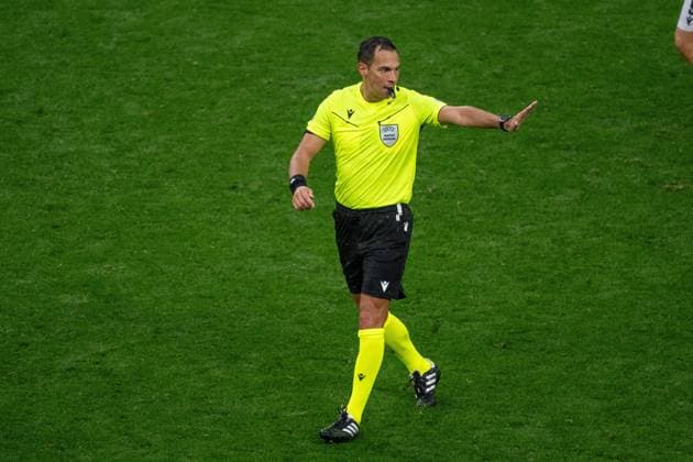 GER, EURO 2024, Group F, Turkey Tur vs Georgia GEO 18 06 2024, BVB Stadium Dortmund, Dortmund, GER, EURO 2024, Group F, Turkey Tur vs Georgia GEO In the picture referee Francundo Tello referee, ARG single action, full body full body cropping, single image, action, action, game scene gestures, facial expressions, emotions nordphotoxGmbHxx xDenkinger nph00015
