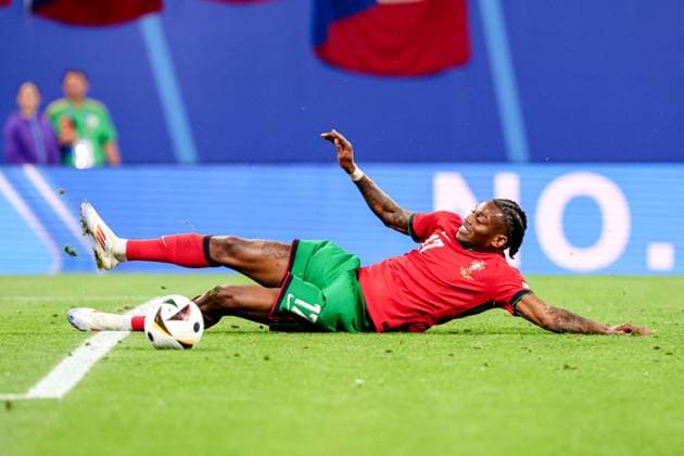 2024-06-18 Portugal v Czechia - Group F - UEFA EURO, EM, Europameisterschaft,Fussball 2024 LEIPZIG, GERMANY - JUNE 18: Rafael Leao of Portugal sliding over the grass during the Group F - UEFA EURO 2024 match between Portugal and Czechia at Red Bull Arena on June 18, 2024 in Leipzig, Germany. (Photo by Peter Lous BSR Agency) Leipzig Germany Content not available for redistribution in The Netherlands directly or indirectly through any third parties. Copyright: xBSRxAgencyx