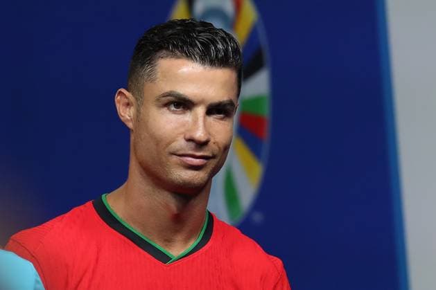 18 06 2024, xtgx, Football EM 2024, Portugal Czech Republic emspor, v l Cristiano Ronaldo Portugal DFL DFB REGULATIONS PROHIBIT ANY USE OF PHOTOGRAPHS as IMAGE SEQUENCES and or QUASI VIDEO Leipzig
