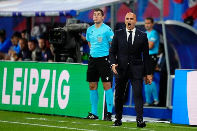 Portugal v Czechia: Group F - UEFA EURO, EM, Europameisterschaft,Fussball 2024 Roberto Martinez head coach of Portugal gives instructions during the UEFA EURO 2024 group stage match between Portugal and Czechia at Football Stadium Leipzig on June 18, 2024 in Leipzig, Germany. Leipzig Germany  Copyright: xJosexBretonx originalFilename:breton-portugal240618_nprLi.jpg