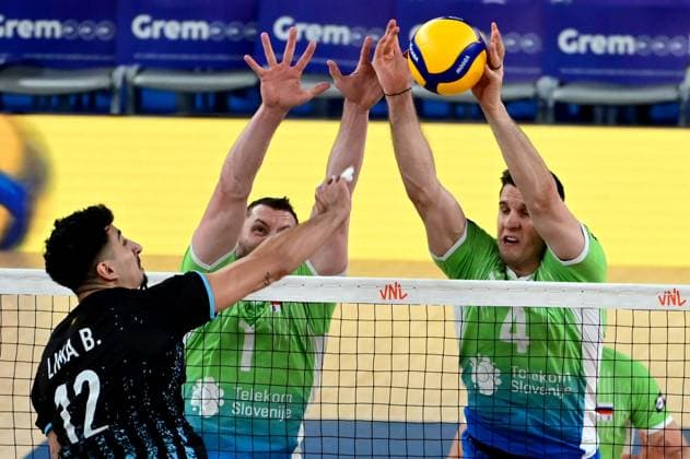 Ljubljana, Slovenia, June 18st 2024: Bruno Lima of Argentina (L) in action against Jan Kozamernik of Slovenia (R) during the FIVB Men s Volleyball Nations League match between Slovenia and Argentina at Arena Stozice, Ljubljana, Slovenia. (Igor Kupljenik SPP) Copyright: xIgorxKupljenikx xSPPx spp-en-IgKuSp-IKO_0528