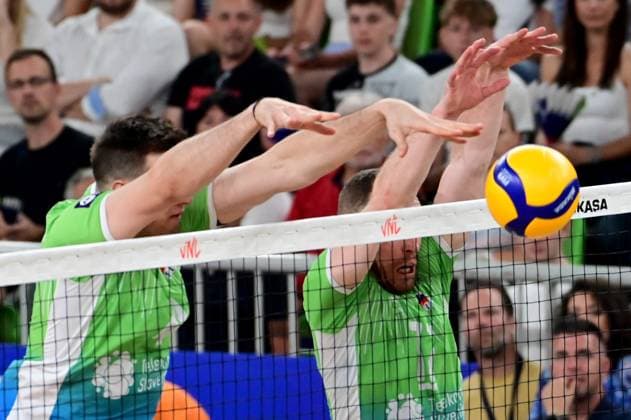 Ljubljana, Slovenia, June 18st 2024: Jan Kozamernik of Slovenia (L) in action against Tine Urnaut of Slovenia (R) during the FIVB Men s Volleyball Nations League match between Slovenia and Argentina at Arena Stozice, Ljubljana, Slovenia. (Igor Kupljenik SPP) Copyright: xIgorxKupljenikx xSPPx spp-en-IgKuSp-IKO_0658
