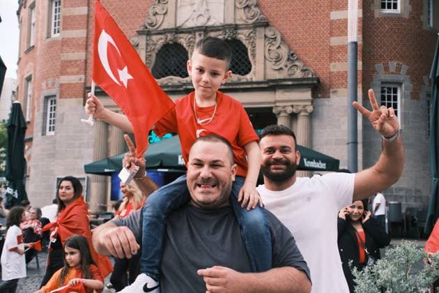 18 06 2024 Kassel European Football Championship 2024 UEFA EURO 2024 Turkish fans celebrate in Kassel after the Turkish European Championship teams victory over Georgia