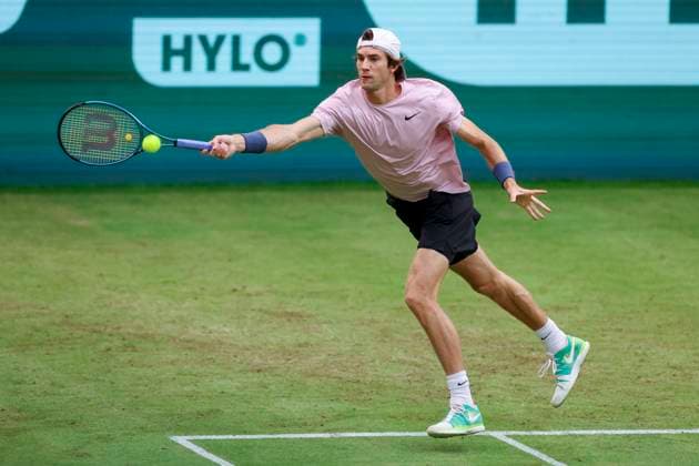 Henri Squire Germany controls the ball, TERRA WORTMANN Open 2024, Henri Squire vs Stefanos Tsitsipas, Gerry Weber Stadium, 18 06 2024, Halle, Germany