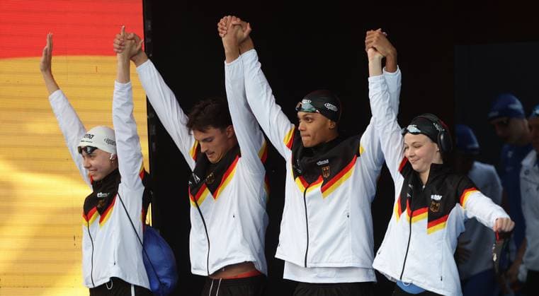 Schwimmen, EM in Belgrad, Deutsche 4x100m Mixed Lagenstaffel holt Silber 18.06.2024 Belgrade(Serbia) European Aquatics Championship Swimming mixed 4 x 100m Medley Relay final Nina Jazy,Luca Nik Armbruster,Melvin Imoudu,Maya Werner Germany silver medal :