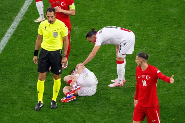 GER, EURO 2024, Group F, Turkey Tur vs Georgia GEO 18 06 2024, BVB Stadium Dortmund, Dortmund, GER, EURO 2024, Group F, Turkey Tur vs Georgia GEO In the picture referee Francundo Tello referee, ARG gestures, facial expressions, emotions single action, full body full body cropping, single image, action, action, game scene nordphotoxGmbHxx xDenkinger nph00015