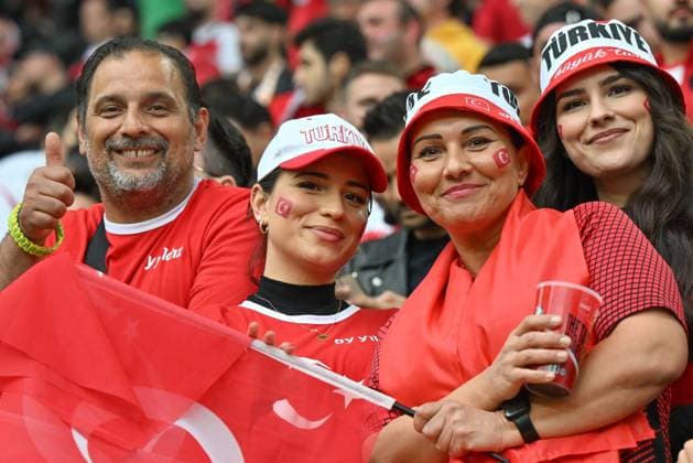 240618 EURO2024 TURKEY VS GEORGIA fans and supporters of Turkey pictured during a soccer game between the national teams of Turkey and Georgia on the first matchday in Group F in the group stage of the UEFA EURO, EM, Europameisterschaft,Fussball 2024 tournament , on Tuesday 18 June 2024 in Dortmund , Germany . PHOTO SPORTPIX David Catry DORTMUND GERMANY  Copyright: xx 464570