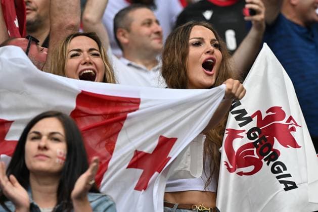 240618 EURO2024 TURKEY VS GEORGIA fans and supporters of Georgia pictured during a soccer game between the national teams of Turkey and Georgia on the first matchday in Group F in the group stage of the UEFA EURO, EM, Europameisterschaft,Fussball 2024 tournament , on Tuesday 18 June 2024 in Dortmund , Germany . PHOTO SPORTPIX David Catry DORTMUND GERMANY  Copyright: xx 464572