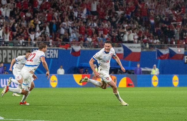 Football, Men, Season 2023 24, UEFA Euro 20204, Group F 1 Matchday in Leipzig, Portugal Czech Republic, f l Tomas Soucek Czech Republic , Lukas Provod Czech Republic , Cheering after scoring 0 1, 18 06 2024, Copyright: xMatthiasxKochx