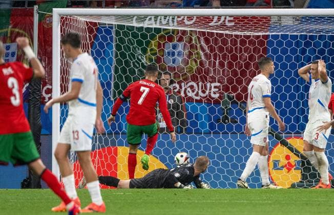 Football, Men, Season 2023 24, UEFA Euro 20204, Group F 1 Matchday in Leipzig, Portugal Czech Republic, Own goal by Robin Hranac Czech Republic to 1 1, 18 06 2024, Copyright: xMatthiasxKochx