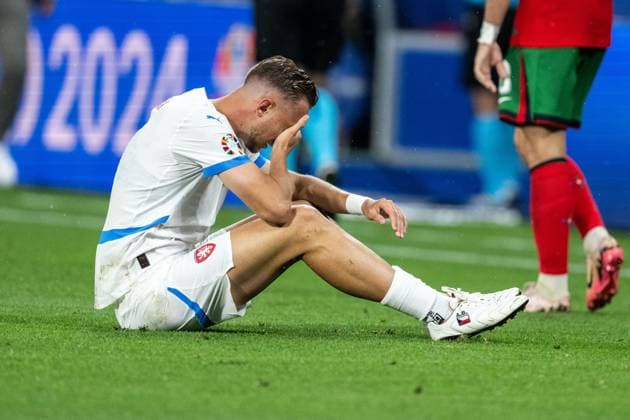 240618 Antonin Barak of Czech Republic in pain during the UEFA Euro 2024 Football Championship match between Portugal and Czech Republic on June 18, 2024 in Leipzig Photo Mathias Bergeld BILDBYRAN code MB MB0938 fotboll football soccer fotballs em europamästerskap em uefa euro uefa european football championship euro 2024 portugal czech republic bbeng injury  Copyright: MATHIASxBERGELD BB240618MB119