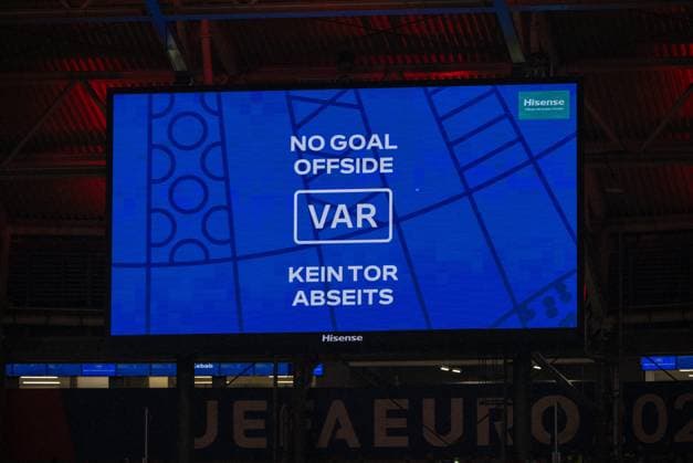 Football, men, 2023 24 season, UEFA Euro 20204, Group F 1 matchday in Leipzig, Portugal Czech Republic, scoreboard, the supposed goal for 2 1 by Diogo Jota Portugal does not count because Cristiano Ronaldo Portugal was previously offside, 18 06 2024, Copyright: xMatthiasxKochx