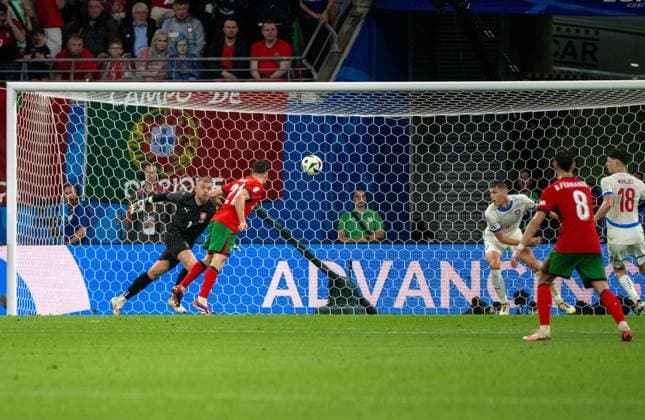 Football, Men, Season 2023 24, UEFA Euro 20204, Group F 1 Matchday in Leipzig, Portugal Czech Republic, Diogo Jota Portugal scores the supposed goal for 2 1, the goal does not count because Cristiano Ronaldo Portugal was previously offside, 18 06 2024, Copyright: xMatthiasxKochx