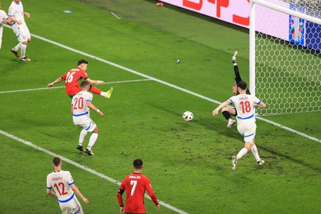 Fußball UEFA EURO 2024 Gruppe F Portugal gegen Tschechische Republik 18. Juni 2024 UEFA EURO 2024 Gruppe F Portugal gegen Tschechische Republik Francisco Conceicao von Portugal erzielt sein zweites Tor Foto Simon Stacpoole Abseits Leipzig Deutschland  Copyright: xSimonxStacpoolexOffside