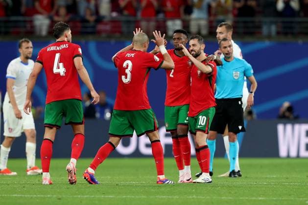 18 06 2024, xtgx, Football EM 2024, Portugal Czech Republic emspor, v l jubilation, joy, emotions about the victory at Portugal Ruben Dias Portugal Pepe Portugal Nelson Semedo Portugal Bernardo Mota Veiga de Carvalho E Silva Portugal DFL DFB REGULATIONS PROHIBIT ANY USE OF PHOTOGRAPHS as IMAGE SEQUENCES and or QUASI VIDEO Leipzig