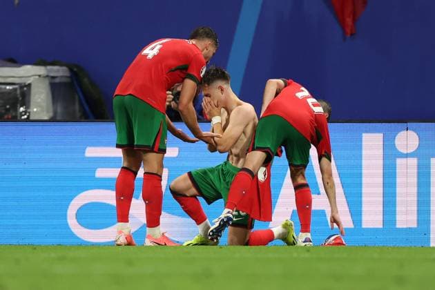 Leipzig Stadium Leipzig, Tuesday, June 18, 2024 UEFA EURO 2024 Germany, Group F stage Matchday 1 Group F Portugal Czechia, Ruben Dias Portugal , Francisco Conceicao Portugal cries, Bernardo Silva Portugal , Goal celebration, celebrate the goal Copyright: JoaquimxFerreira