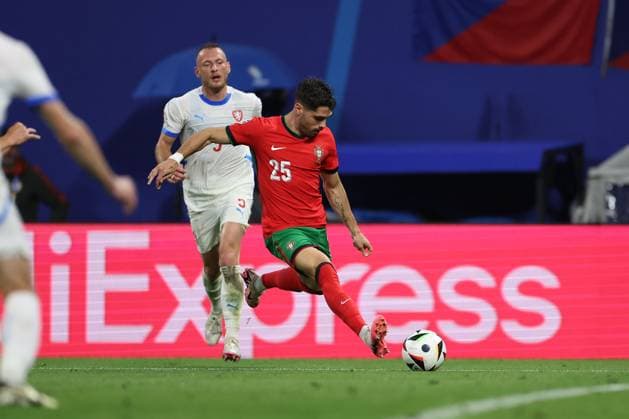Leipzig Stadium Leipzig, Tuesday, June 18, 2024 UEFA EURO 2024 Germany, Group F stage Matchday 1 Group F Portugal Czechia, cross to 2 1 Pedro Neto Portugal Copyright: JoaquimxFerreira