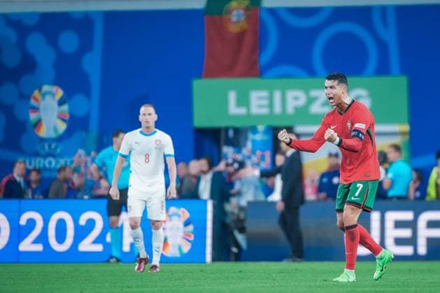 Sport Bilder des Tages EURO 2024 - Matchday 1, Group F: Portugal vs. Czech Republic Cristiano Ronaldo celebrates Portugal s win after the EURO 2024 Day 1, Group F match between Portugal and Czech Republic on 18 June 2024, at Red Bull Arena, in Leipzig, Germany Leipzig Red Bull Arena Germany Copyright: xAlexandraxFechetex DSC06339