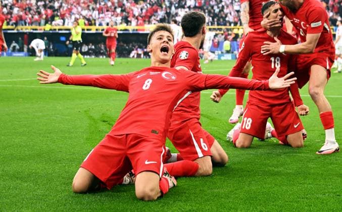 Football, European Championship, EURO 2024, Group F, Signal Iduna Park Dortmund Turkey Georgia 3 1 Cheering Mert Müldür TUR after his goal for 1 0, together with Arda Güler TUR , Baris Alper Yilmaz TUR , Hakan Calhanoglu TUR , Samet Akaydin TUR Cheering, joy, action
