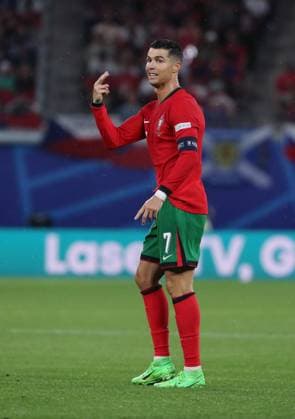 Cristiano Ronaldo pointing, gesticulating Single image Crop action Sport Football Soccer European Championship Euro 2024 European Championship Men Season 2023 2024 18 06 2024 Portugal POR vs Czech Republic CZE in Leipzig DFL regulations prohibit any use of photographs as image sequences and or quasi video