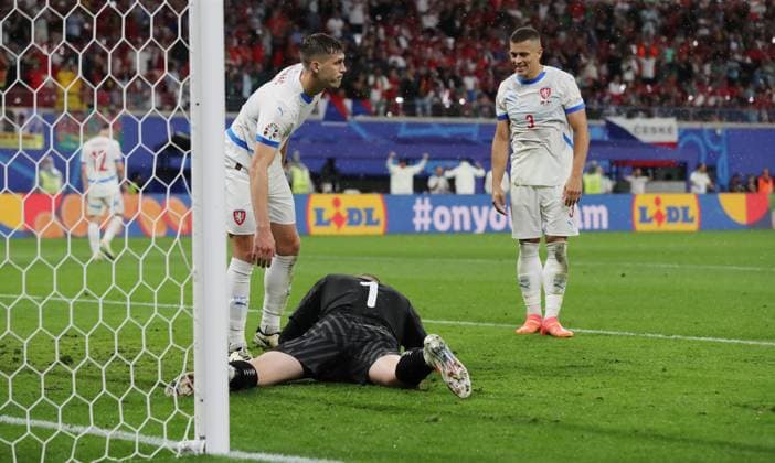 Robin Hranac disappointed after 1 1 own goal, goalkeeper Jindrich Stanek, Tomas Holes disappointment Sport Football Soccer European Championship Euro 2024 European Championship Men Season 2023 2024 18 06 2024 Portugal POR vs Czech Republic CZE in Leipzig DFL regulations prohibit any use of photographs as image sequences and or quasi video