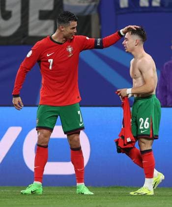 - Portugal v Czech Republic, UEFA EURO, EM, Europameisterschaft,Fussball 2024, Group Stage, Group F, Football Stadium Leipzig, RedBull Arena, Leipzig, Germany - 18th June 2024. GOAL 2-1, Francisco Conceicao of Portugal & Porto goal celebration with Cristiano Ronaldo of Portugal & Al-Nassr. - Portugal v Czech Republic, UEFA Euro 2024, Group Stage, Group F, Football Stadium Leipzig, RedBull Arena, Leipzig, Germany - 18th June 2024. Leipzig, Football Stadium Leipzig RedBull Arena Germany Copyright: xDanxWeirx CP_Portugal_Czechia_218