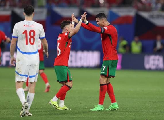 - Portugal v Czech Republic, UEFA EURO, EM, Europameisterschaft,Fussball 2024, Group Stage, Group F, Football Stadium Leipzig, RedBull Arena, Leipzig, Germany - 18th June 2024. Cristiano Ronaldo of Portugal & Al-Nassr celebrates with Francisco Conceicao of Portugal & Porto at the full time whistle after the 2-1 victory. - Portugal v Czech Republic, UEFA Euro 2024, Group Stage, Group F, Football Stadium Leipzig, RedBull Arena, Leipzig, Germany - 18th June 2024. Leipzig, Football Stadium Leipzig RedBull Arena Germany Copyright: xDanxWeirx CP_Portugal_Czechia_221