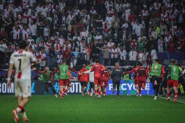 (240619) -- DORTMUND, June 19, 2024 -- Players of Turkiye celebrate scoring during the UEFA EURO, EM, Europameisterschaft,Fussball 2024 Group F match between Turkiye and Georgia in Dortmund, Germany on June 18, 2024. ) (SP)GERMANY-DORTMUND-FOOTBALL-EURO 2024-T?RKIYE VS GEORGIA PanxYulong 