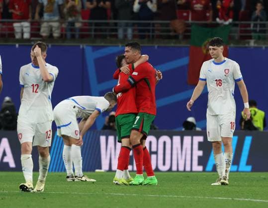 (240619) -- LEIPZIG, June 19, 2024 -- Cristiano Ronaldo (2nd R) of Portugal celebrates with his teammate Francisco Conceicao after the UEFA EURO, EM, Europameisterschaft,Fussball 2024 Group F match between Portugal and the Czech Republic in Leipzig, Germany on June 18, 2024. ) (SP)GERMANY-LEIPZIG-FOOTBALL-EURO2024-PORTUGAL VS THE CZECH REPUBLIC ZhangxFan 