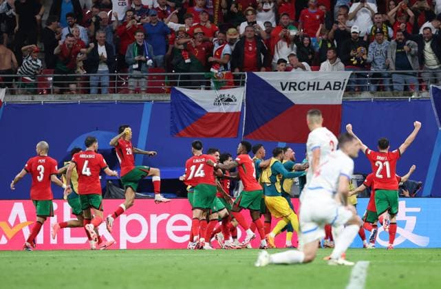 (240619) -- LEIPZIG, June 19, 2024 -- Players of Portugal celebrate during the UEFA EURO, EM, Europameisterschaft,Fussball 2024 Group F match between Portugal and the Czech Republic in Leipzig, Germany on June 18, 2024. ) (SP)GERMANY-LEIPZIG-FOOTBALL-EURO2024-PORTUGAL VS THE CZECH REPUBLIC BaixXuefei 