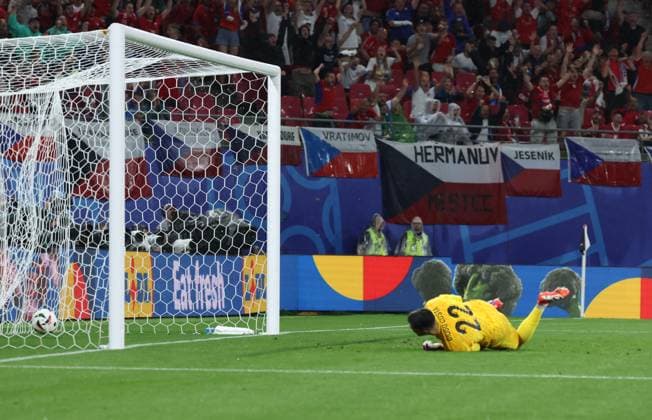 (240619) -- LEIPZIG, June 19, 2024 -- Diogo Costa, goalkeeper of Portugal, reacts after failing to save the ball during the UEFA EURO, EM, Europameisterschaft,Fussball 2024 Group F match between Portugal and the Czech Republic in Leipzig, Germany on June 18, 2024. ) (SP)GERMANY-LEIPZIG-FOOTBALL-EURO2024-PORTUGAL VS THE CZECH REPUBLIC ZhangxFan 