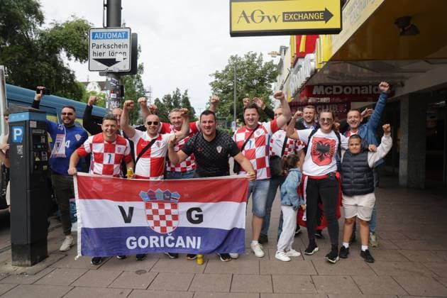 PXL_Hamburg football fans Football fans enjoy atmosphere in Hamburg, Germany on 19. June 2024. before UEFA EURO, EM, Europameisterschaft,Fussball 2024 match Croatia - Albania. LukaxStanzl PIXSELL