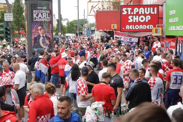 PXL_Hamburg football fans Football fans enjoy atmosphere in Hamburg, Germany on 19. June 2024. before UEFA EURO, EM, Europameisterschaft,Fussball 2024 match Croatia - Albania. LukaxStanzl PIXSELL
