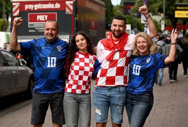 PXL_Hamburg football fans Football fans enjoy atmosphere in Hamburg, Germany on 19. June 2024. before UEFA EURO, EM, Europameisterschaft,Fussball 2024 match Croatia - Albania. MarkoxLukunic PIXSELL