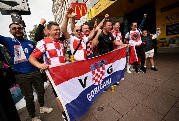 PXL_Hamburg football fans Football fans enjoy atmosphere in Hamburg, Germany on 19. June 2024. before UEFA EURO, EM, Europameisterschaft,Fussball 2024 match Croatia - Albania. MarkoxLukunic PIXSELL