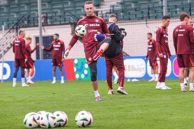 19.06.2024 HANNOVER, NIEMCY PILKA NOZNA (FOOTBALL) UEFA EURO, EM, Europameisterschaft,Fussball 2024 - CENTRUM TRENINGOWE REPREZENTACJI POLSKI - HANNOVER 96 ACADEMIE KONFERENCJA PRASOWA I TRENING REPREZENTACJI POLSKI NZ MARCIN BULKA FOTO LUKASZ GROCHALA CYFRASPORT NEWSPIX.PL --- Newspix.pl  20240619CSLG0141