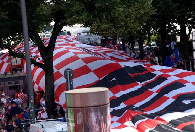 EURO 2024 Croatia Flag Croatia fans are pictured with a giant flag ahead of the UEFA EURO, EM, Europameisterschaft,Fussball 2024 Group stage match Croatia v Albania at Hamburg, Germany on June 19, 2024. The flag measures 107 by 12.5 meters and weighs 140 kilograms. SanjinxStrukic PIXSELL