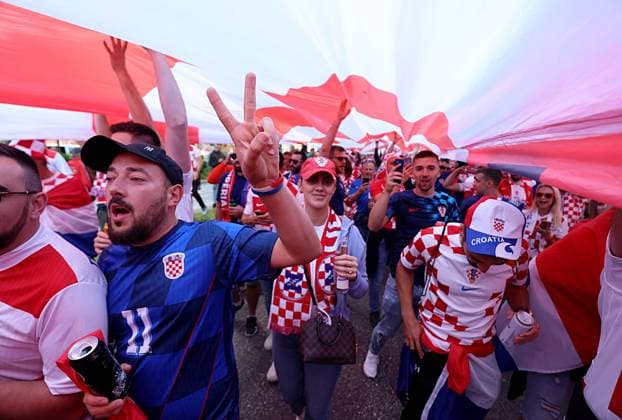 EURO 2024 Croatia Flag Croatia fans are pictured with a giant flag ahead of the UEFA EURO, EM, Europameisterschaft,Fussball 2024 Group stage match Croatia v Albania at Hamburg, Germany on June 19, 2024. The flag measures 107 by 12.5 meters and weighs 140 kilograms. SanjinxStrukic PIXSELL