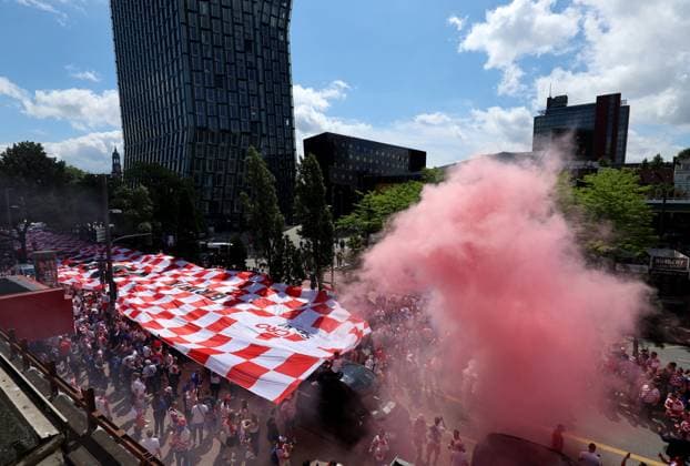 EURO 2024 Croatia Flag Croatia fans are pictured with a giant flag ahead of the UEFA EURO, EM, Europameisterschaft,Fussball 2024 Group stage match Croatia v Albania at Hamburg, Germany on June 19, 2024. The flag measures 107 by 12.5 meters and weighs 140 kilograms. SanjinxStrukic PIXSELL