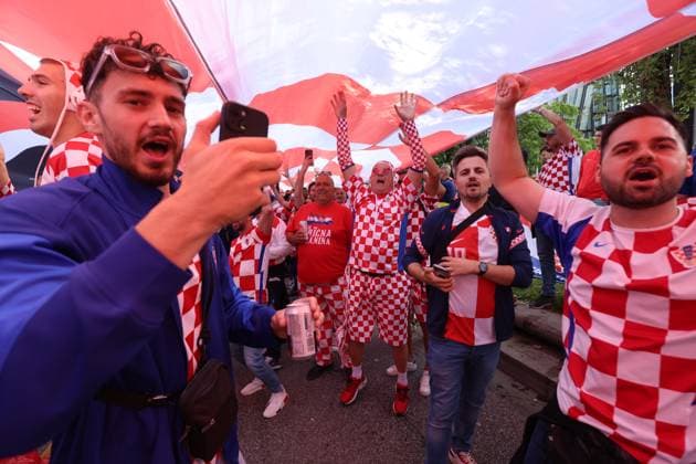 EURO 2024 Croatia Flag Croatia fans are pictured with a giant flag ahead of the UEFA EURO, EM, Europameisterschaft,Fussball 2024 Group stage match Croatia v Albania at Hamburg, Germany on June 19, 2024. The flag measures 107 by 12.5 meters and weighs 140 kilograms. SanjinxStrukic PIXSELL