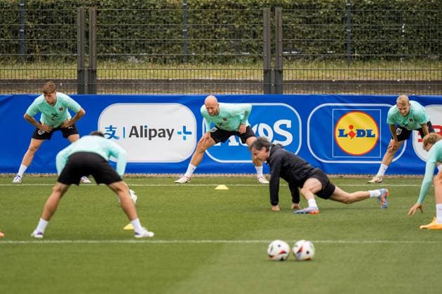 SOCCER - UEFA EURO, EM, Europameisterschaft,Fussball 2024 BERLIN,GERMANY,19.JUN.24 - SOCCER -UEFA EURO 2024, OEFB, Oesterreichischer Fussball-Bund, training. Image shows Alexander Prass, Gernot Trauner and Marco Gruell (AUT).  GEPAxpictures xJohannesxFriedl