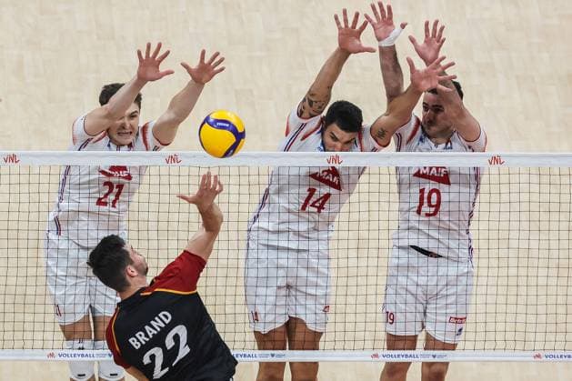 (240619) -- PASAY CITY, June 19, 2024 -- Tobias Brand (front) of Germany spikes the ball during the match between Germany and France at the Men s Volleyball Nations League (VNL) 2024 in Pasay City, the Philippines, on June 19, 2024. ) (SP)THE PHILIPPINES-PASAY CITY-VOLLEYBALL-NATIONS LEAGUE-MEN-GERMANY VS FRANCE ROUELLExUMALI 