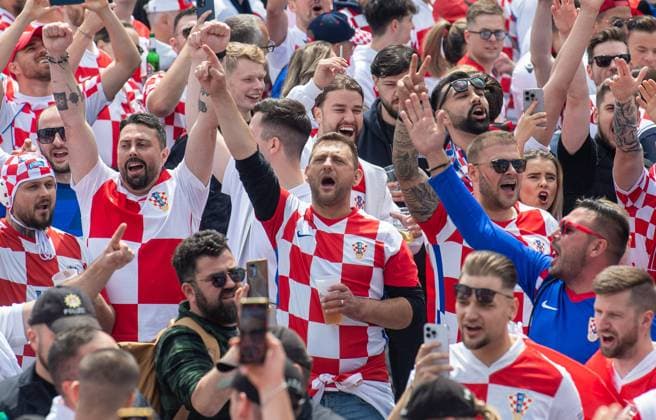 Football, men, season 2023 24, Euro 2024 Group B 2 matchday in Hamburg, Croatia Albania, Croatian fans celebrate in front of the stadium, 19 06 2024, Copyright: xSebastianxRäppold MatthiasxKochx