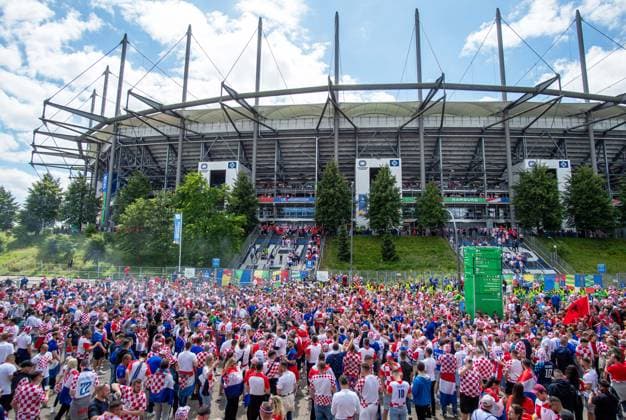Football, men, season 2023 24, Euro 2024 Group B 2 matchday in Hamburg, Croatia Albania, Croatian and Albanian fans celebrate together in front of the stadium, 19 06 2024, Copyright: xSebastianxRäppold MatthiasxKochx