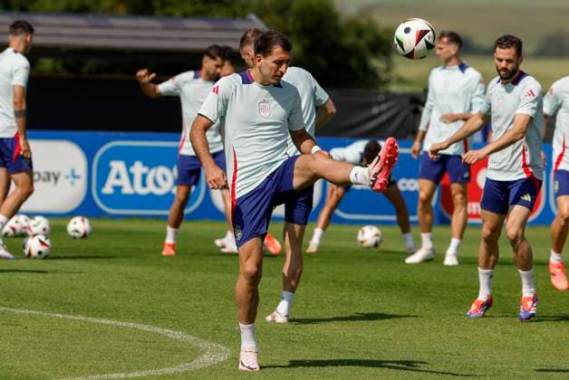 Spain s player Mikel Oyarzabal attends a training session of the Spanish national team, Nationalteam held in Donaueschingen, Germany, 19 June 2024. Spain will face Italy in a Euro2024 soccer match on 20 June. Training session of Spain !ACHTUNG: NUR REDAKTIONELLE NUTZUNG!  Copyright: xJJxGuillenx GRAF3058 20240619-55013914164_1